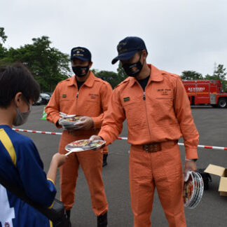 子供らに消防をＰＲ　スポーツフェスでイベント(2021-08-04)