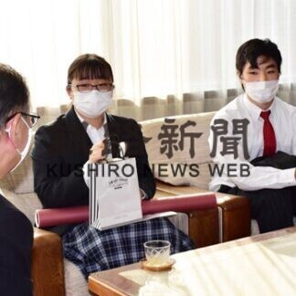 根室高の長岡さんと栗林さんが全国高校総合文化祭出場報告(2021-08-26)