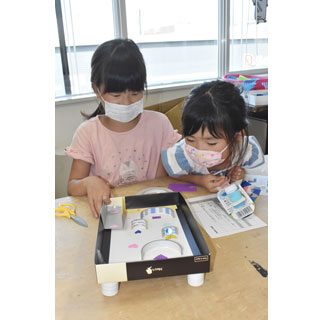 こども遊学館で自由工作づくり(2021-08-14)