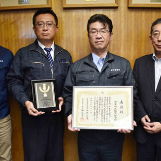 標茶輸送協同組合が優秀安全事業所表彰で最高賞受賞(2021-08-21)