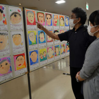 祖父母の似顔絵力強く　９日から園児の作品展　(2021-09-09)