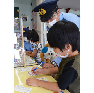 厚岸の園児ら  祖父母へ啓発はがき作成(2021-09-15)