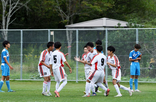 釧北陽、競り勝ち連覇 8回目の全道へ 高校サッカー釧路地区予選_1(2021-09-06)