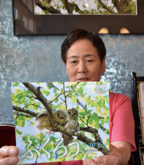 釧路の渡邊さん撮影フクロウカレンダー 採用17年目、22年版発売(2021-09-05)
