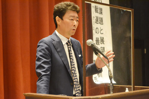 菅首相「発信力弱く」 ジャーナリスト細川氏講演 (2021-09-20)