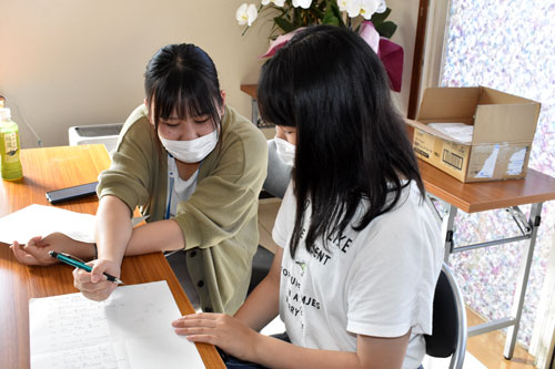 学校の宿題、課題学習支援 大学生が小中学生を指導 釧路・てらこやタウン(2021-09-07)