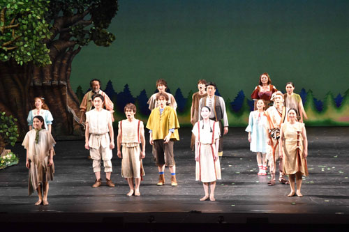 壮大なファンタジー、歌と踊りで熱演 劇団四季(2021-10-29)