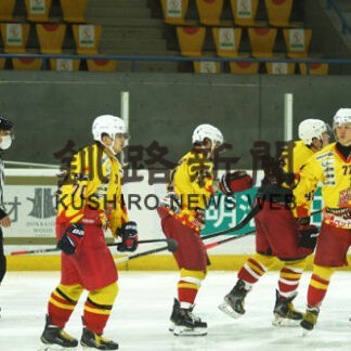 東部ブレイズ黒星発進　ＤＹＮＡＸに１―１３　Ｊアイスノース(2021-10-18)