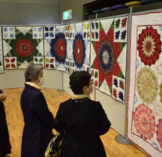 10団体の力作並ぶ　町芸術文化祭総合展覧会(2021-10-10)