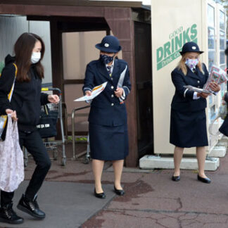 「火災警報器設置を」女性消防団員啓発(2021-10-20)