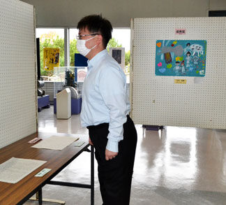 海事記念館で「宇宙の日」作文・絵画コンテスト作品展(2021-10-09)