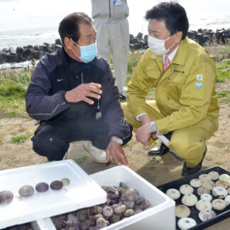 武部農水副大臣、道東沿岸の赤潮被害視察(2021-10-16)