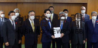 赤潮被害、道に緊急要望　ウニは釧路管内２８億円(2021-10-08)