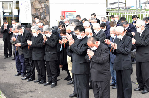 元島民、北方領土に合掌 納沙布岬で慰霊祭(2021-10-18)