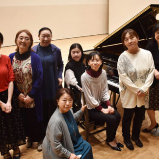 連弾や独唱、楽しんで　ディスクール シュル ピアノがコンサート(2021-10-19)