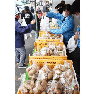 乳製品や新鮮野菜販売　日ごろの活動成果ＰＲ　標茶高校フェア(2021-10-22)