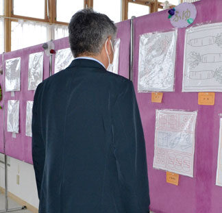 刺し子で四季の草花表現、石崎さん作品展(2021-11-11)