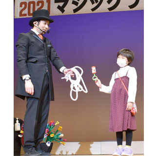 マジックショー 親子連れら魅了　釧路の手品サークル　(2021-11-03)