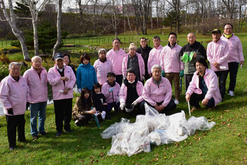 街の美化に貢献 根室ロータリーク(2021-11-26)