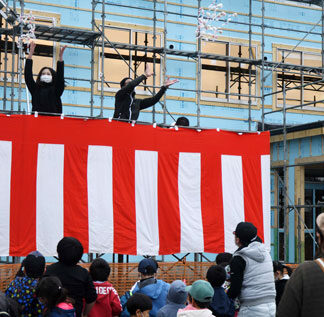 工事の安全祈り事業所で餅まき　東北海道ＳＣ(2021-11-14)