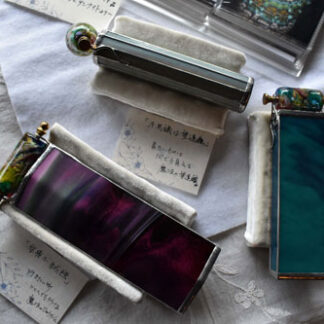 万華鏡、トンボ玉と融合　作家・華子の作品公開(2021-11-21)