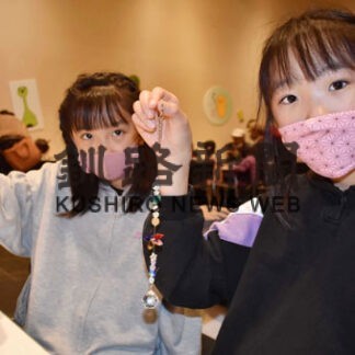 市立美術館で思い思いの工作楽しむ(2021-11-08)