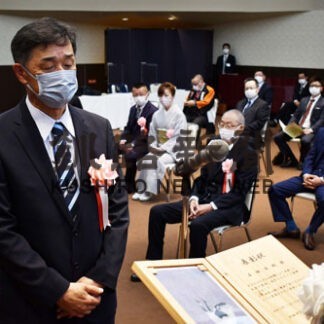 技能功労者ら１０人表彰　業界発展の功績たたえ(2021-11-23)
