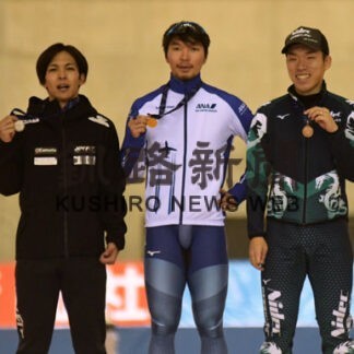 釧新杯社会人開幕 釧路クラブなど４強_1(2021-11-21)