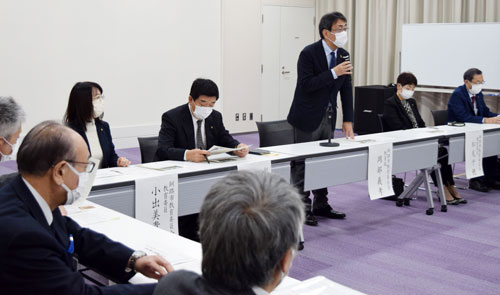 読書活動、学力に反映 教育懇談会で意見交換(2021-11-12)