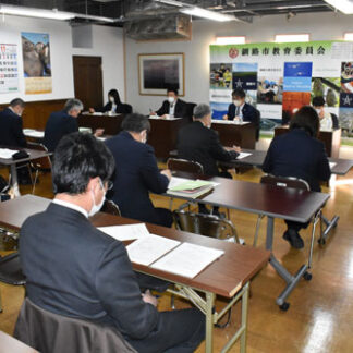 小中不登校９７人増３８９人　釧路市昨年度(2021-11-25)