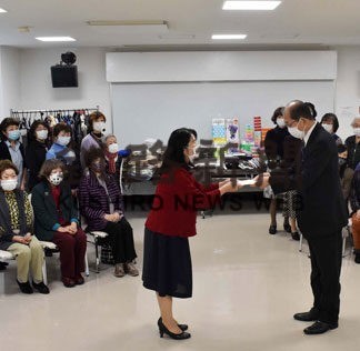 釧路更生保護女性会が社会復帰願い生活物資寄贈(2021-11-08)