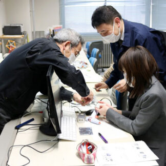 小中教諭らＣＯ２測定器製作し換気学ぶ(2021-11-20)