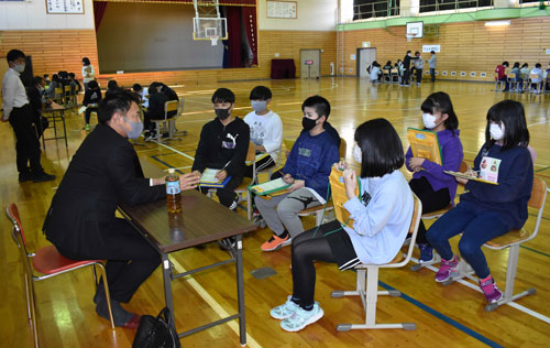 釧路光陽小キャリアカフェ 仕事のやりがい学ぶ(2021-12-10)