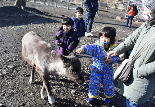 釧路市動物園で恒例イベント「クリスマスZOO」(2021-12-14)