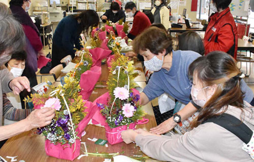 わっとでクリスマスのフラワーアレンジメント無料体験(2021-12-16)