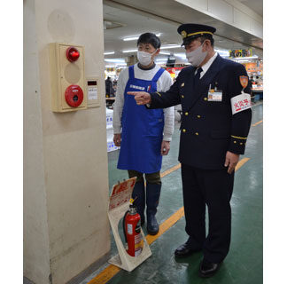 防火管理の徹底求める　釧路市中央消防署、和商で特別査察(2021-12-16)