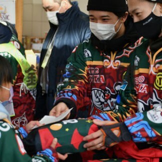 クレインズ 光と影の一年　真摯な選手にファンは応援(2021-12-27)