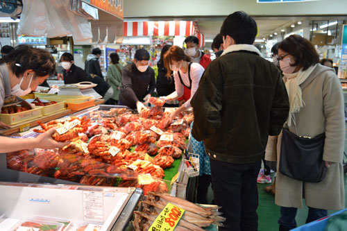 年の瀬 まちに活気(2021-12-31)