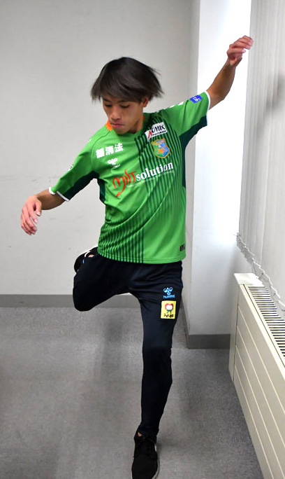 来季は2桁ゴールを狙うと話す野瀬選手