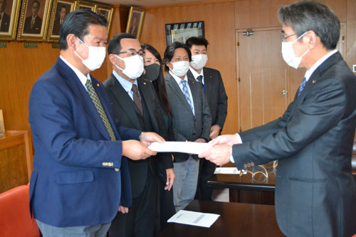 コロナ対策など12項目 市議会市民連合が市の予算に要望(2021-12-15)