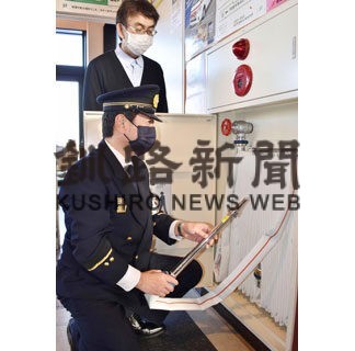 屋内消火栓など点検　根室市消防本部(2021-12-28)