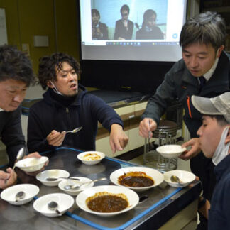 鶴居村商工会青年部 標茶高生とシカ肉カレー試食会(2021-12-19)