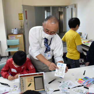 トラの年賀状作りに挑戦　子ども未来塾(2021-12-06)