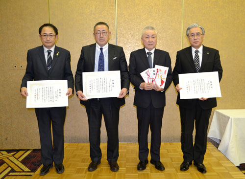 3団体が釧根地区交通育英会へ寄付(2021-12-21)