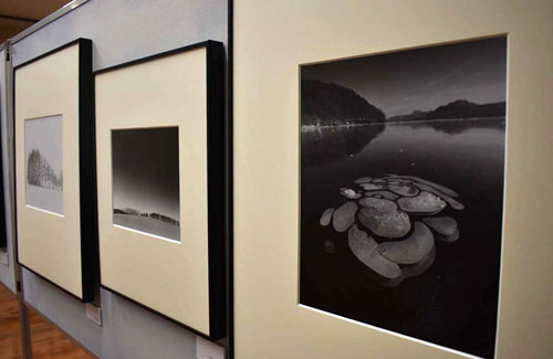 網走在住の写真家・大島さんが道の駅摩周温泉で作品展(2021-12-14)