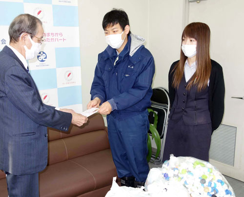 善意の支援相次ぐ 歳末たすけあいに寄付、寄贈(2021-12-28)
