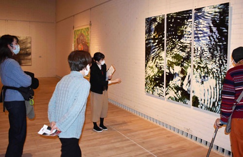 「水」テーマに作品解説　学芸員、制作背景も　道立釧路芸術館(2022-01-17)