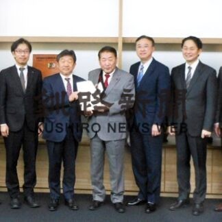 スポーツ推進へ施策　小畑氏に条例案報告　道議会検討会議(2022-02-18)