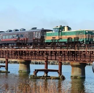 ディーゼル車、冬の湿原号けん引(2022-03-19)