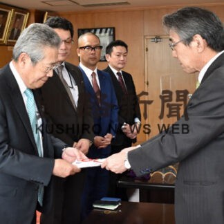 「市の発展に」太平洋建設工業が１０００万円寄付(2022-05-25)